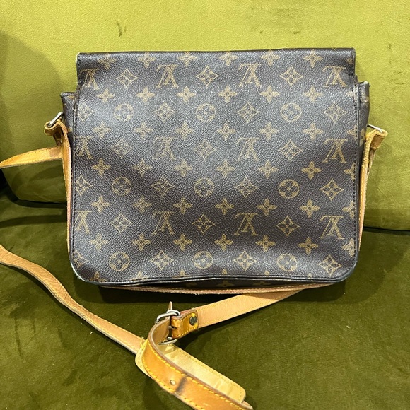 Authentic LOUIS VUITTON shoulder bag - Picture 10 of 16